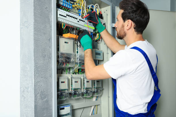 Best Licensed Electrician  in River Oaks, TX